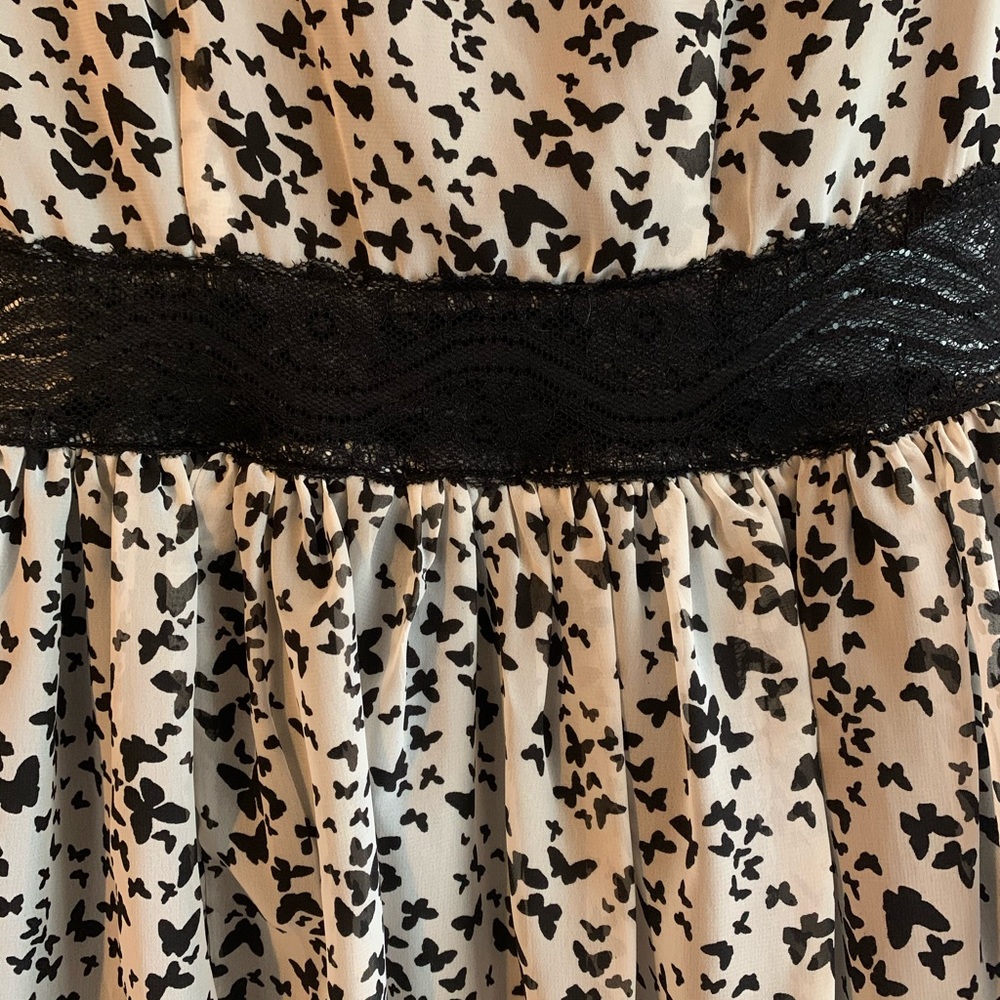 Pattern Dress - Picture 3 of 4